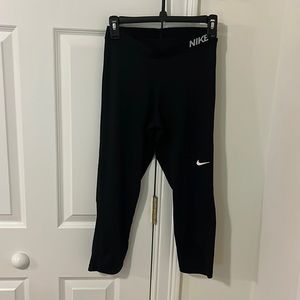 Nike pro Dri-fit 3/4 length leggings